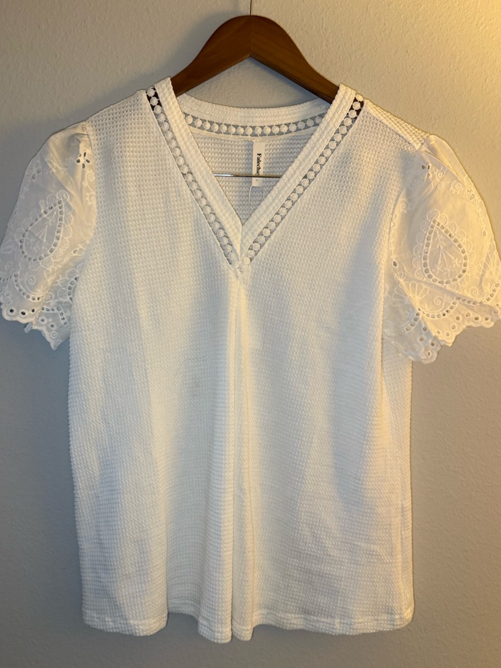 White V-Neck Eyelet Sleeve Short Sleeve Top
